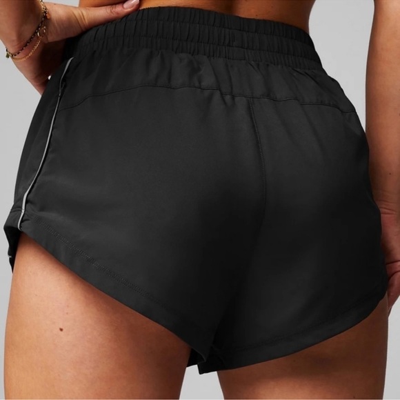 Fabletics Black Full Speed Mid-Rise Run Short Small NWT - Picture 4 of 12
